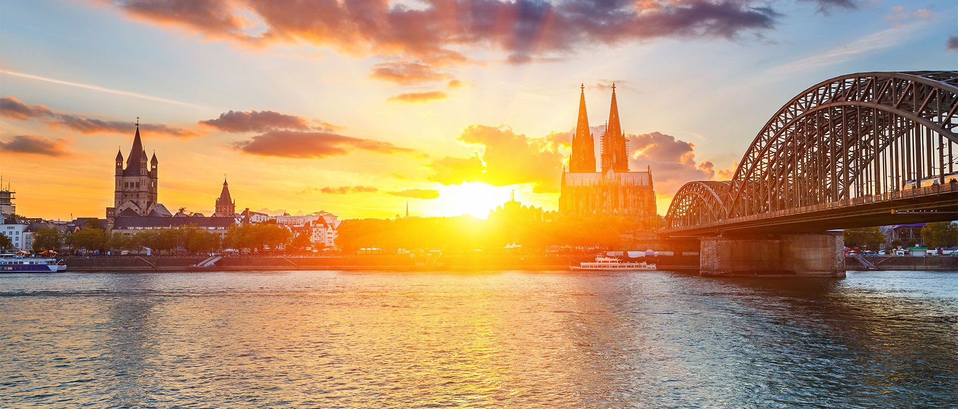 Thành phố Cologne: Đến thăm nhà thờ có mái vòm cao nhất thế giới
