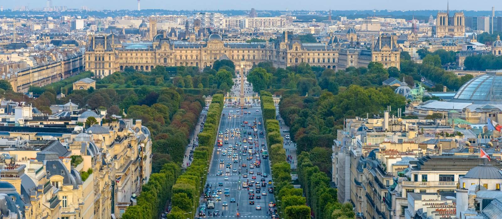 Champs-Elysées - đại lộ nổi danh của Paris hoa lệ