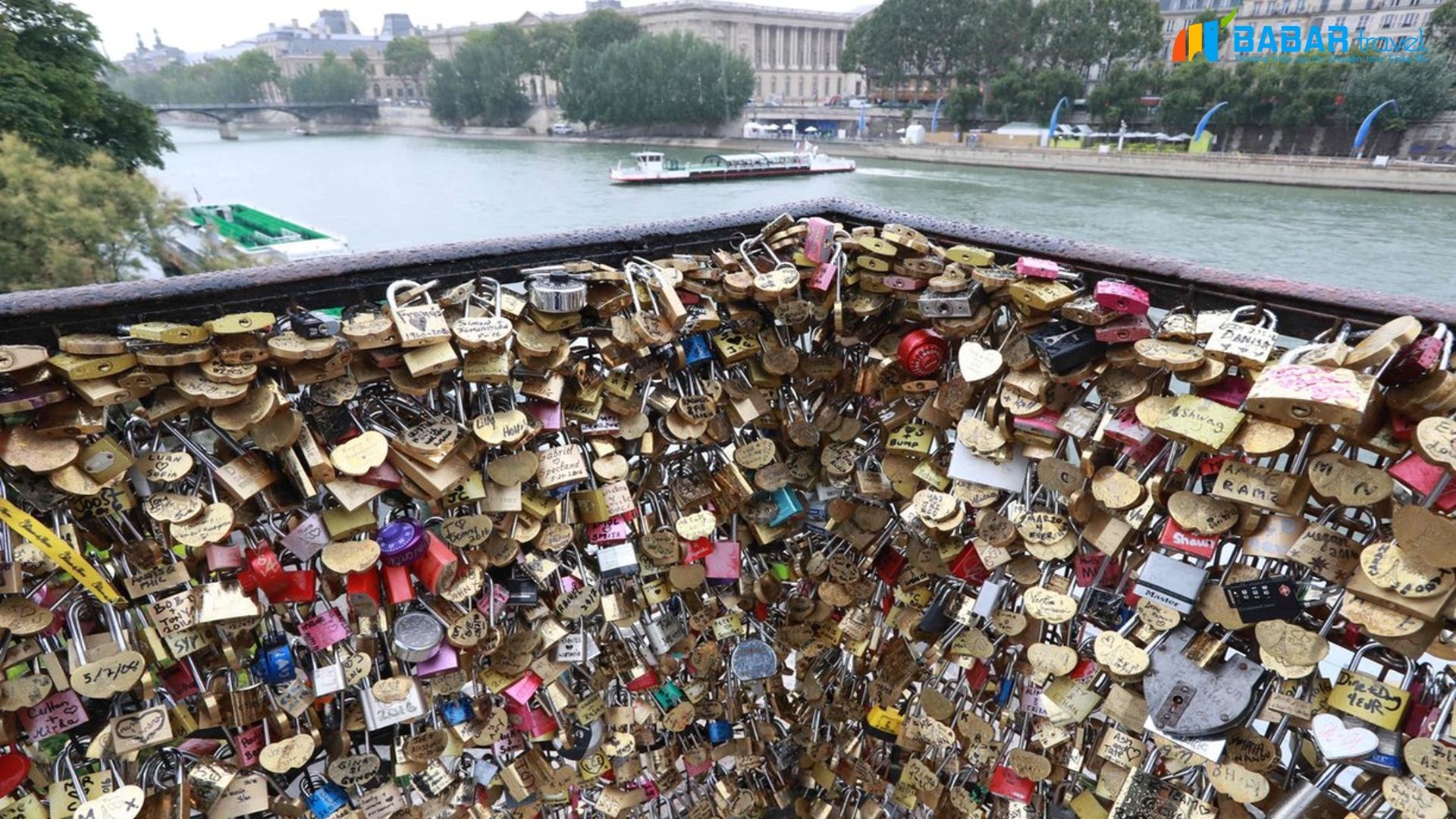 Những cây cầu tình yêu đẹp và nổi tiếng nhất Châu Âu
